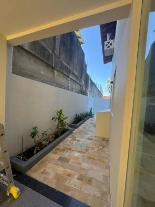 CASA NA FAROLÂNDIA