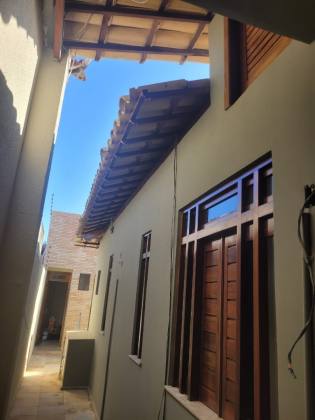 Casa de esquina na Aruana