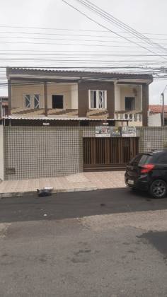 CASA NA FAROLÂNDIA