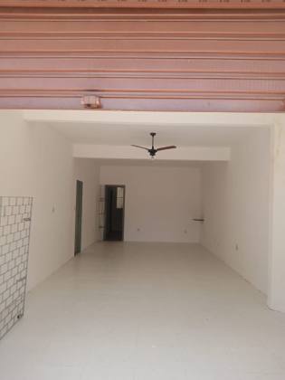 CASA E PONTO COMERCIAL  NA FAROLÂNDIA