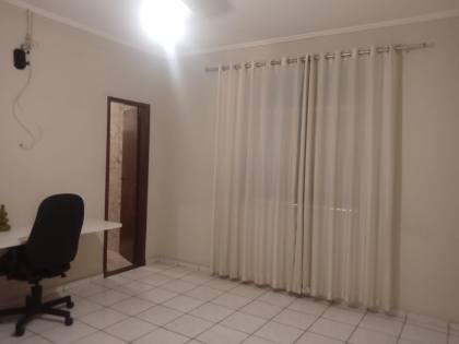 CASA E PONTO COMERCIAL  NA FAROLÂNDIA