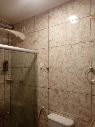 CASA E PONTO COMERCIAL  NA FAROLÂNDIA