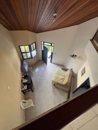CASA NA FAROLÂNDIA