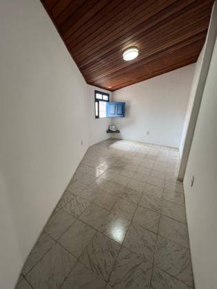 CASA NA FAROLÂNDIA