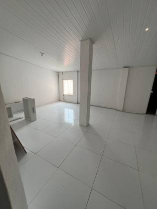 CASA NA FAROLÂNDIA