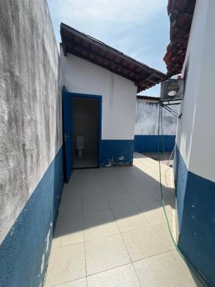 CASA NA FAROLÂNDIA