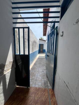 CASA NA FAROLÂNDIA