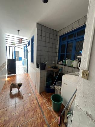 CASA NA FAROLÂNDIA