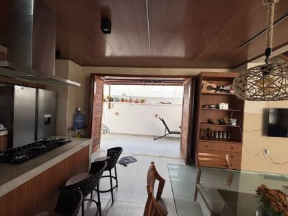 CASA NO CONDOMÍNIO QUINTAS DA BARRA