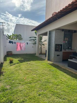 CASA NO CONDOMÍNIO QUINTAS DA BARRA