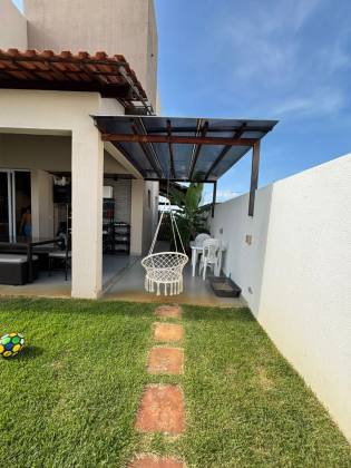 CASA NO CONDOMÍNIO QUINTAS DA BARRA