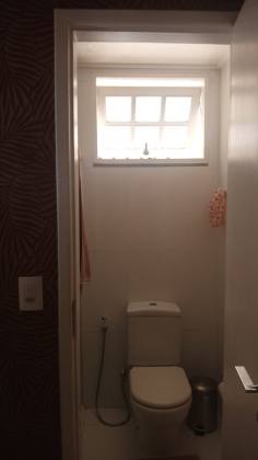 CASA EM RUA PÚBLICA - JABOTIANA