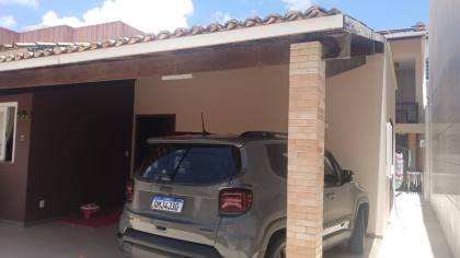 CASA EM RUA PÚBLICA - JABOTIANA
