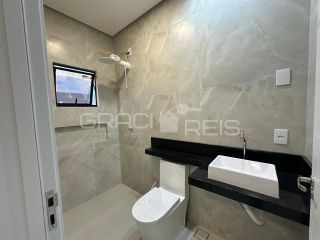 Casa à Venda na Praia do Francês – 3 Quartos, Suíte com Closet e Piscina a 900 Metros do Mar | Marechal Deodoro/AL