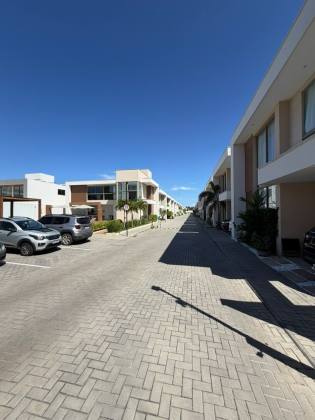 Casa em Villas do Atlântico  |  4/4 com suítes