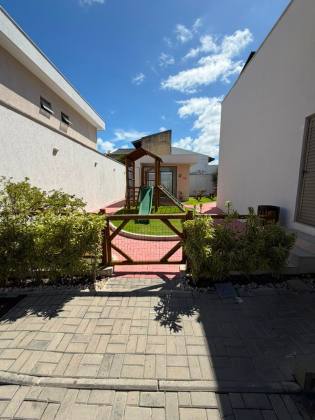 Casa em Villas do Atlântico  |  4/4 com suítes
