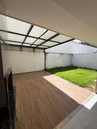 Casa em Villas do Atlântico  |  4/4 com suítes