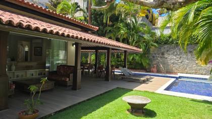 Casa no Horto Florestal 4 suítes