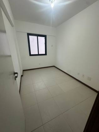 Rua Carmen Miranda Pituba 2/4 com suíte