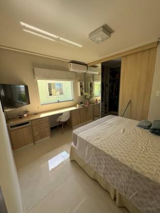 Casa em Lauro de Freitas 4/4 com 03 suítes