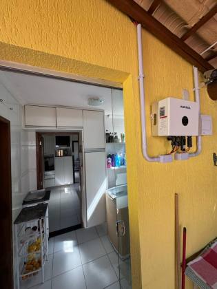Casa em Lauro de Freitas 4/4 com 03 suítes