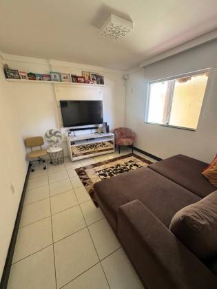 Casa em Lauro de Freitas 4/4 com 03 suítes