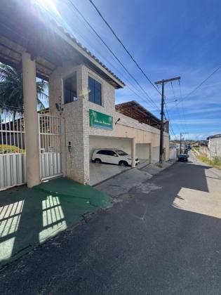 Casa em Lauro de Freitas 4/4 com 03 suítes