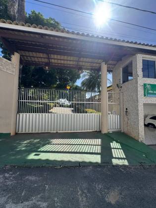 Casa em Lauro de Freitas 4/4 com 03 suítes