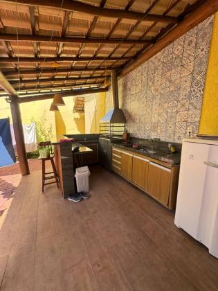 Casa em Lauro de Freitas 4/4 com 03 suítes
