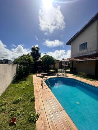 Casa em Vilas do Atlântico  4/4 com suíte