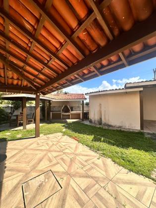 Casa em Vilas do Atlântico  4/4 com suíte