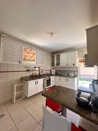 Casa em Vilas do Atlântico  4/4 com suíte