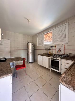 Casa em Vilas do Atlântico  4/4 com suíte