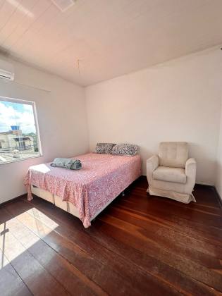 Casa em Vilas do Atlântico  4/4 com suíte