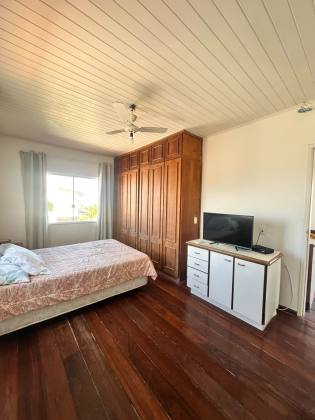 Casa em Vilas do Atlântico  4/4 com suíte