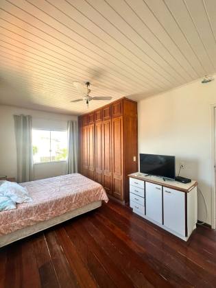 Casa em Vilas do Atlântico  4/4 com suíte