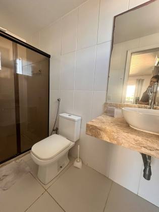 Casa em Vilas do Atlântico  4/4 com suíte
