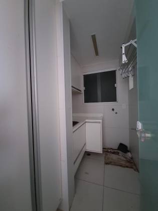 Pituba 2/4 com suíte e 02 vagas