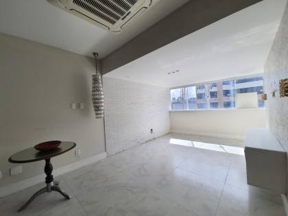 Pituba 2/4 com suíte e 02 vagas
