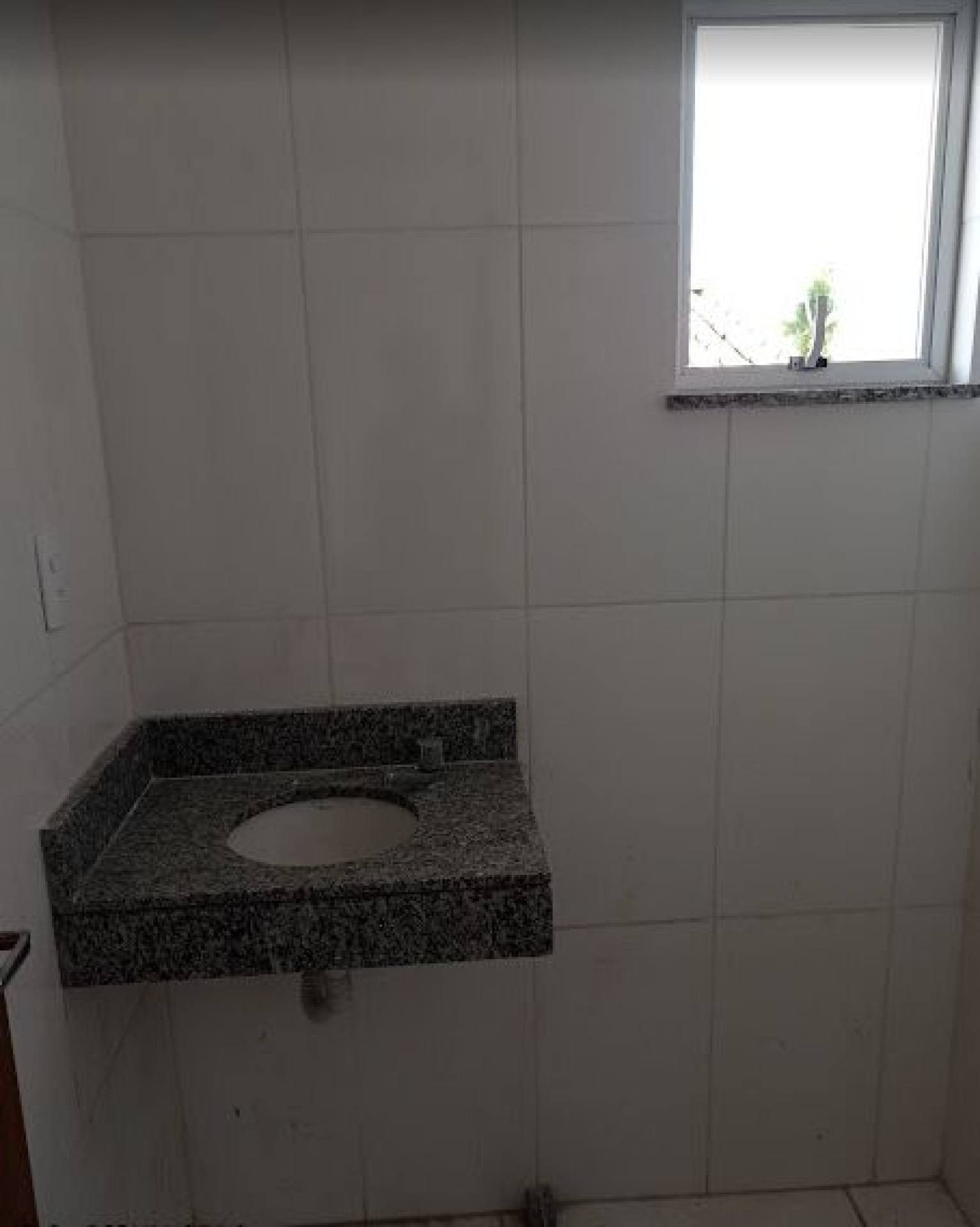 Stella Maris 2/4 com suíte e garagem