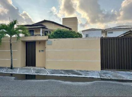 Casa em Buraquinho