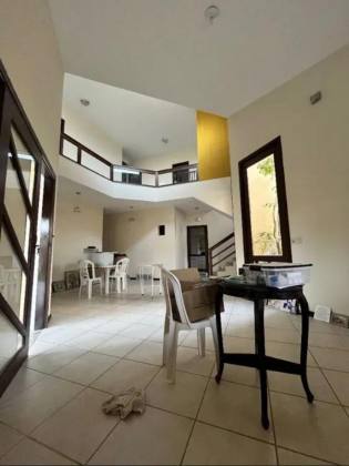 Casa em Buraquinho