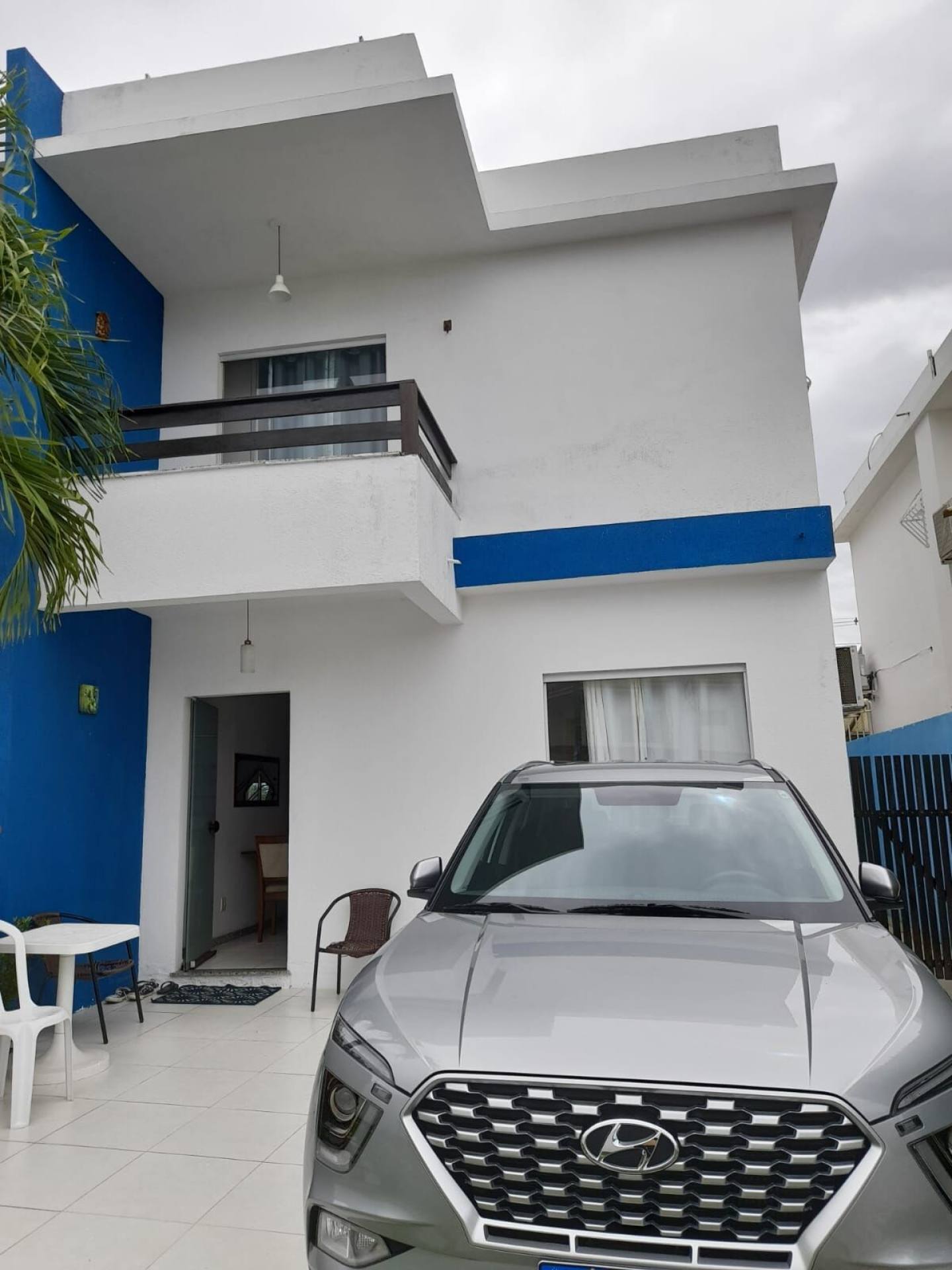 Casa 4/4 com suíte em  Buraquinho