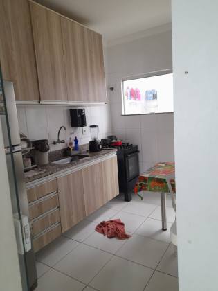 Casa 4/4 com suíte em  Buraquinho