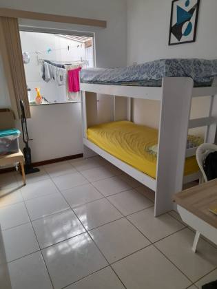 Casa 4/4 com suíte em  Buraquinho
