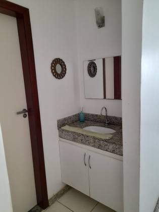 Casa 4/4 com suíte em  Buraquinho