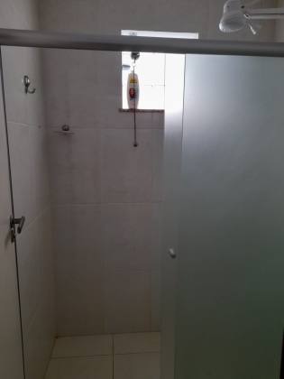 Casa 4/4 com suíte em  Buraquinho