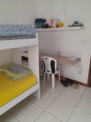 Casa 4/4 com suíte em  Buraquinho