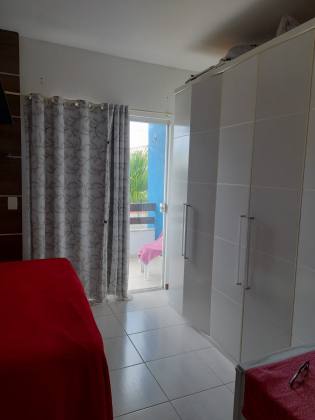Casa 4/4 com suíte em  Buraquinho