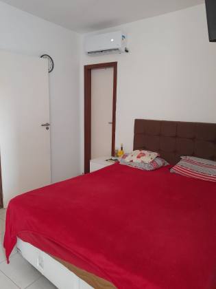 Casa 4/4 com suíte em  Buraquinho